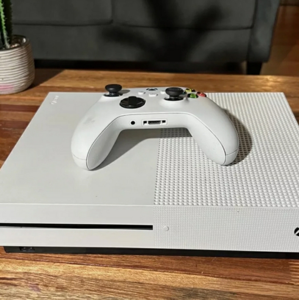 Xbox One S